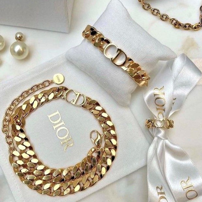 Скупка украшений Dior в Москве